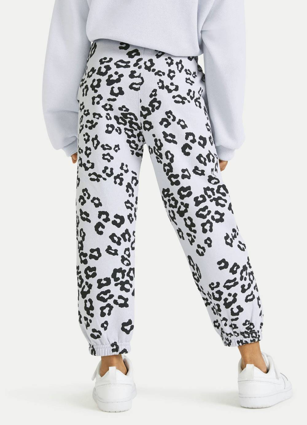 Juvia Loose Fit - Sweatpants Fabrik Onlineshop