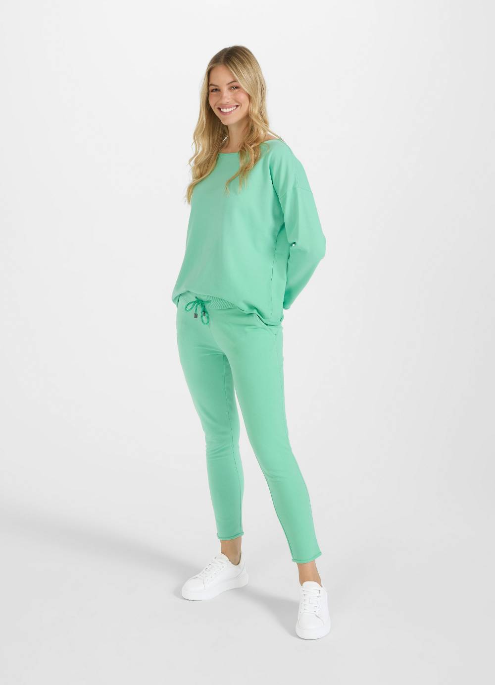 Juvia Slim Fit - Sweatpants Bis zu 55% Rabatt