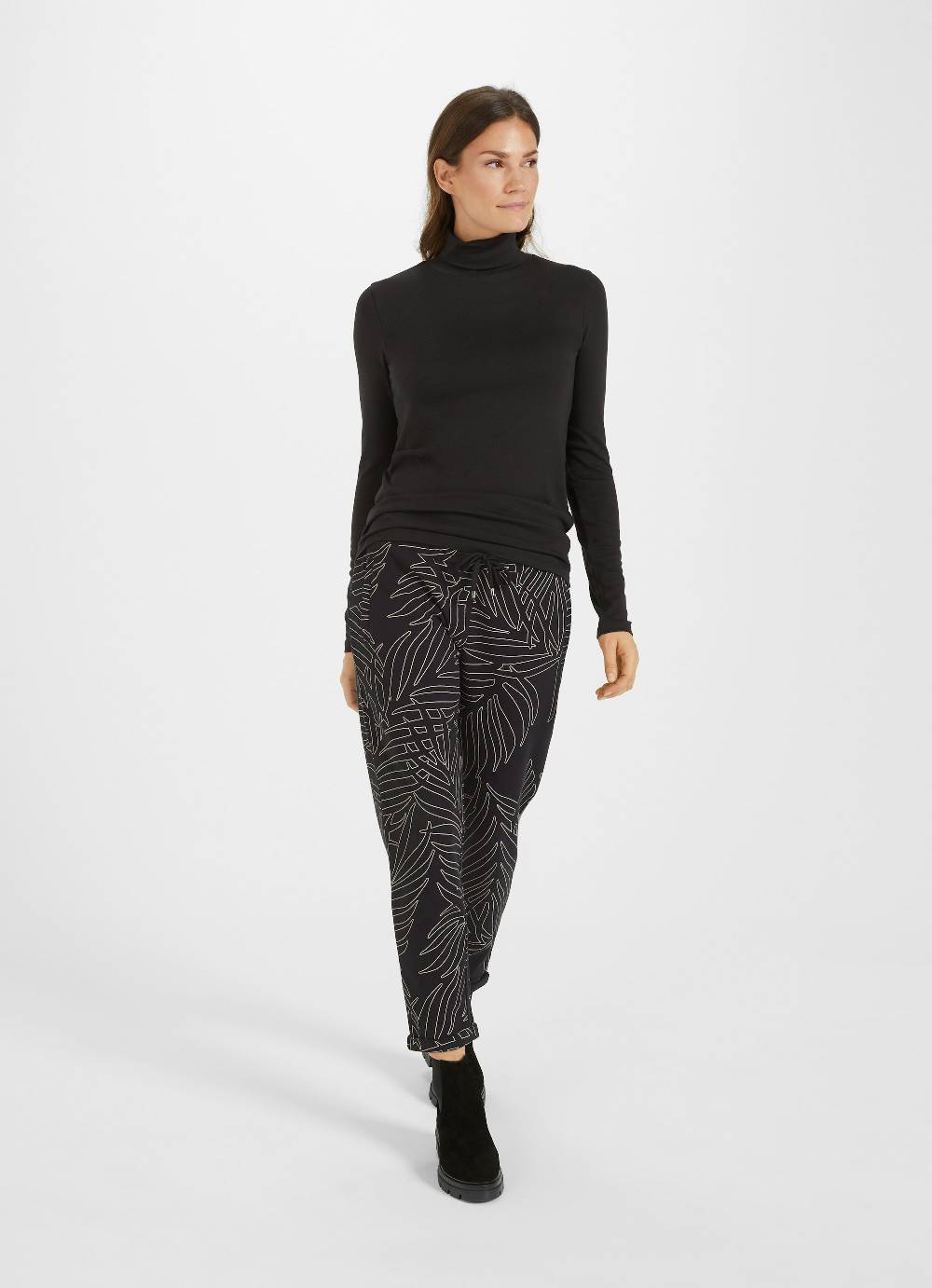 Juvia Casual Fit - Sweatpants Limitierter Zeitrabatt
