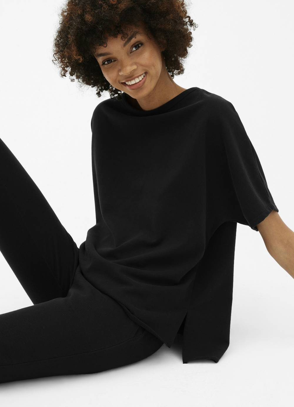 Juvia Oversized Sweat - Cape Räumungsverkauf