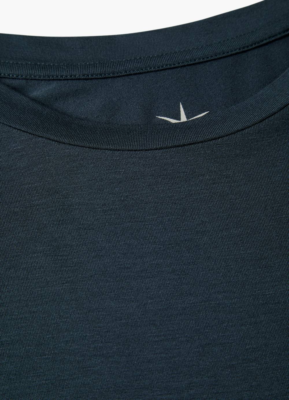 Juvia T-Shirt Im Verkauf
