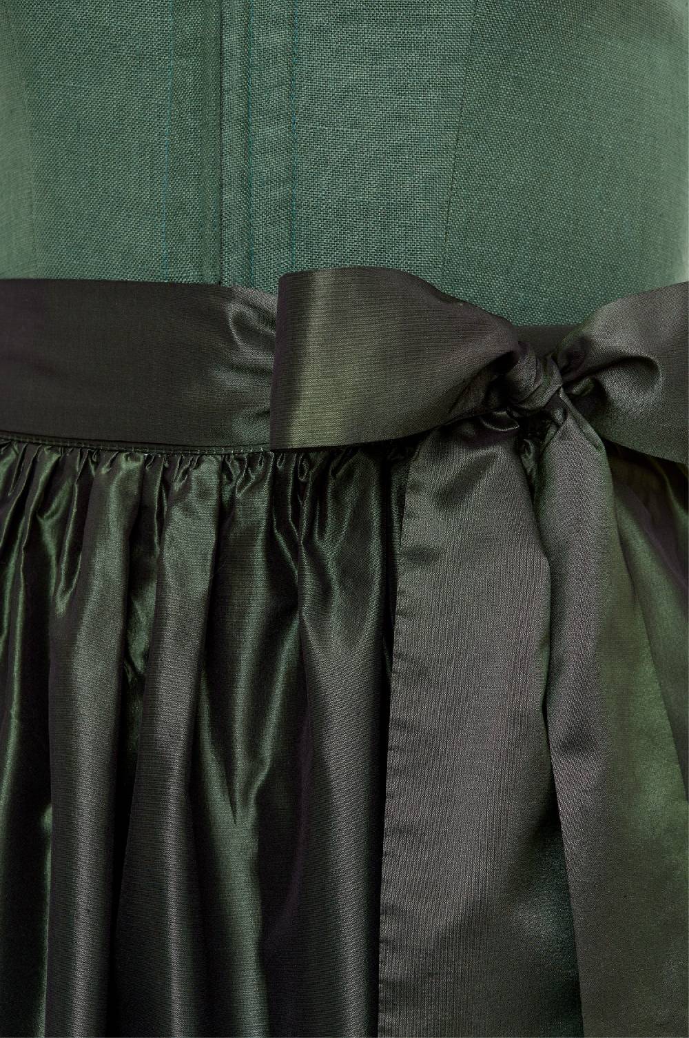Kinga Mathe Jubiläumsdirndl in Pinie Preisnachlass