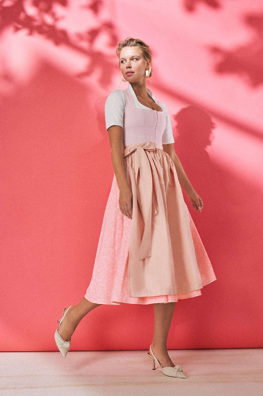 Kinga Mathe Dirndl Almeria in Peach Super Sparpreis
