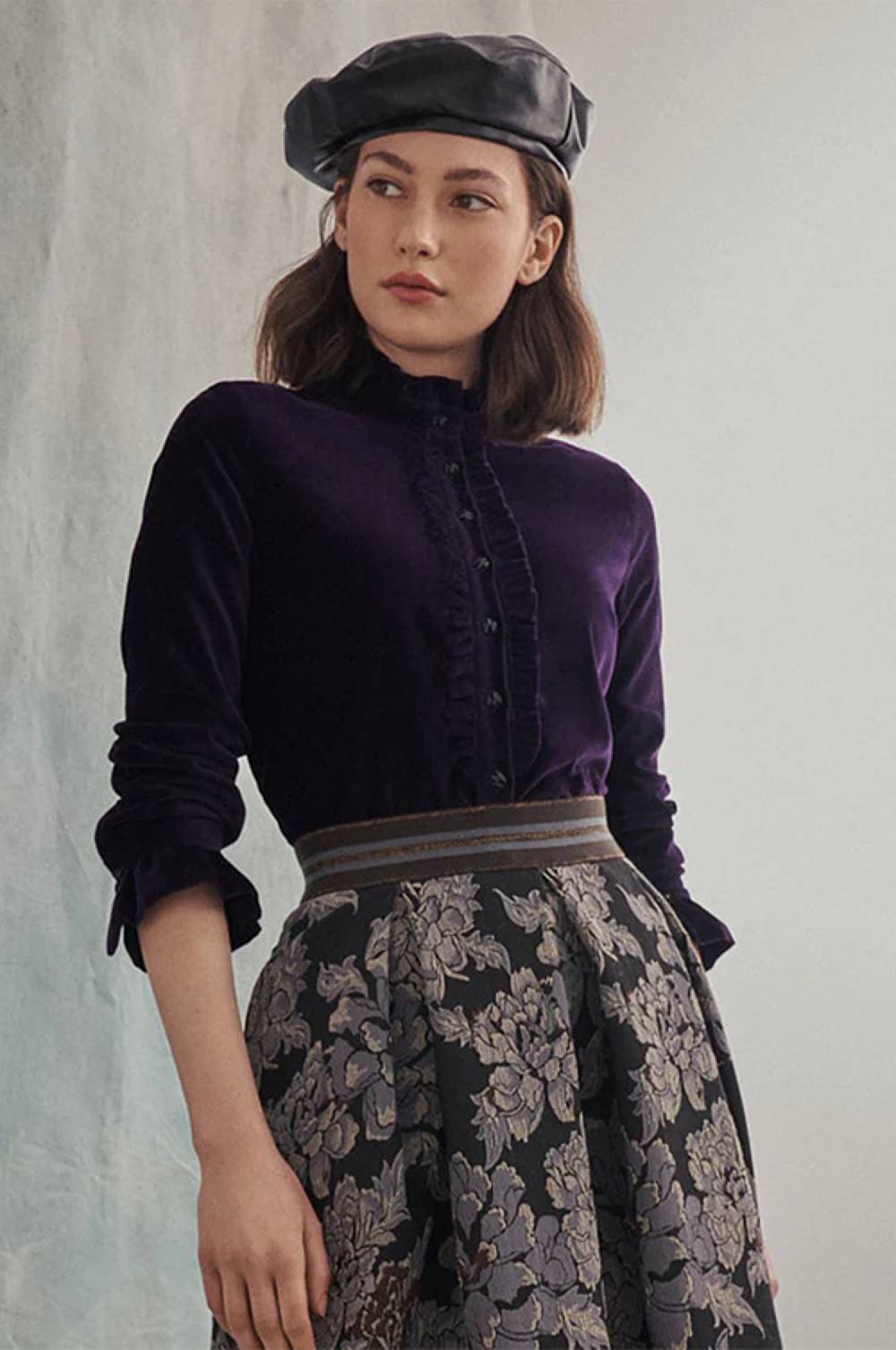 Kinga Mathe Samtbluse Lady in Aubergine Sonderangebot