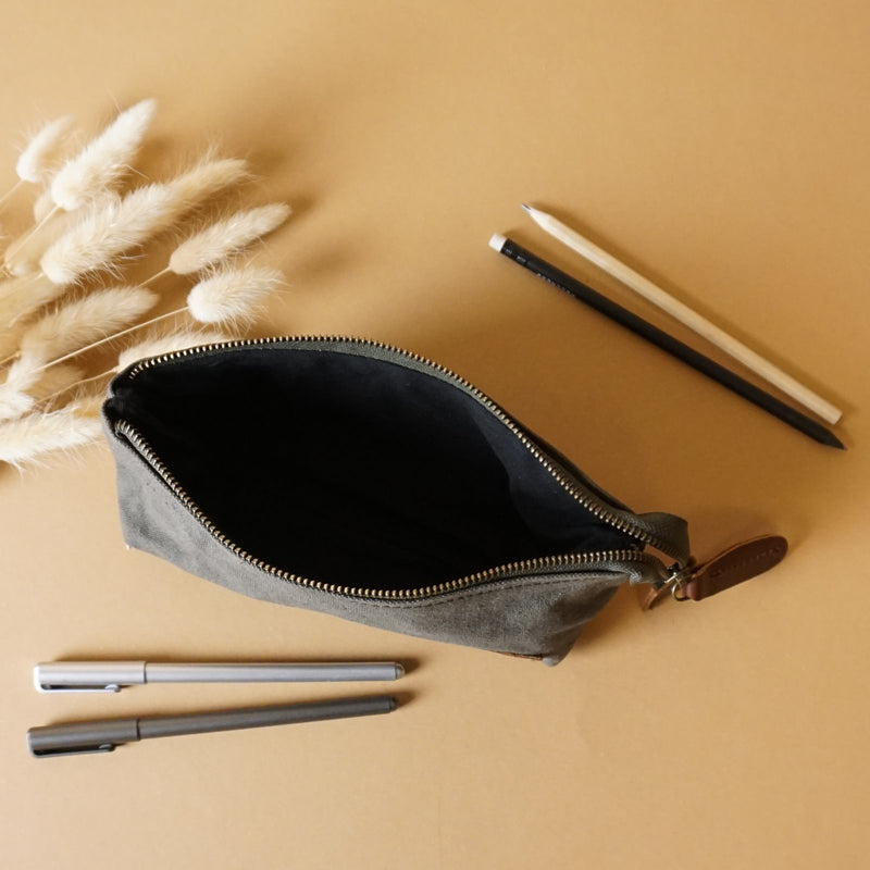 Leconi Stiftemappe Federtasche Stifteetui Federmappe Damen Herren Canvas Leder grün LE9026 Fabrikladen