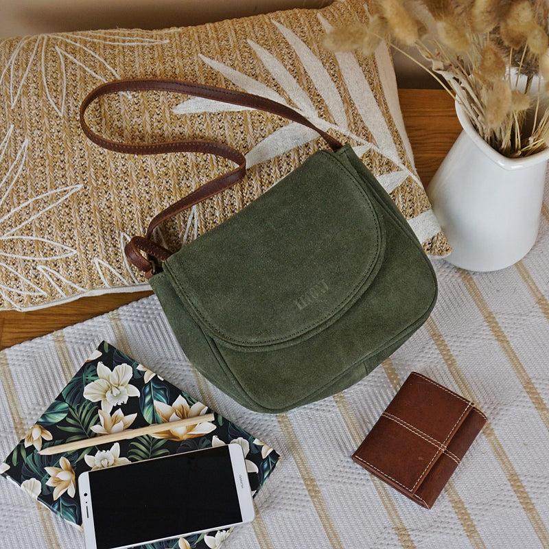 Leconi kleine Umhängetasche Ledertasche Damentasche Schultertasche Veloursleder grün LE3047 Fabrikverkauf