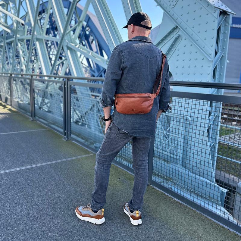 Leconi große Bauchtasche Umhängetasche Crossbody Ledertasche Leder cognac LE3087 Jubiläumsangebot