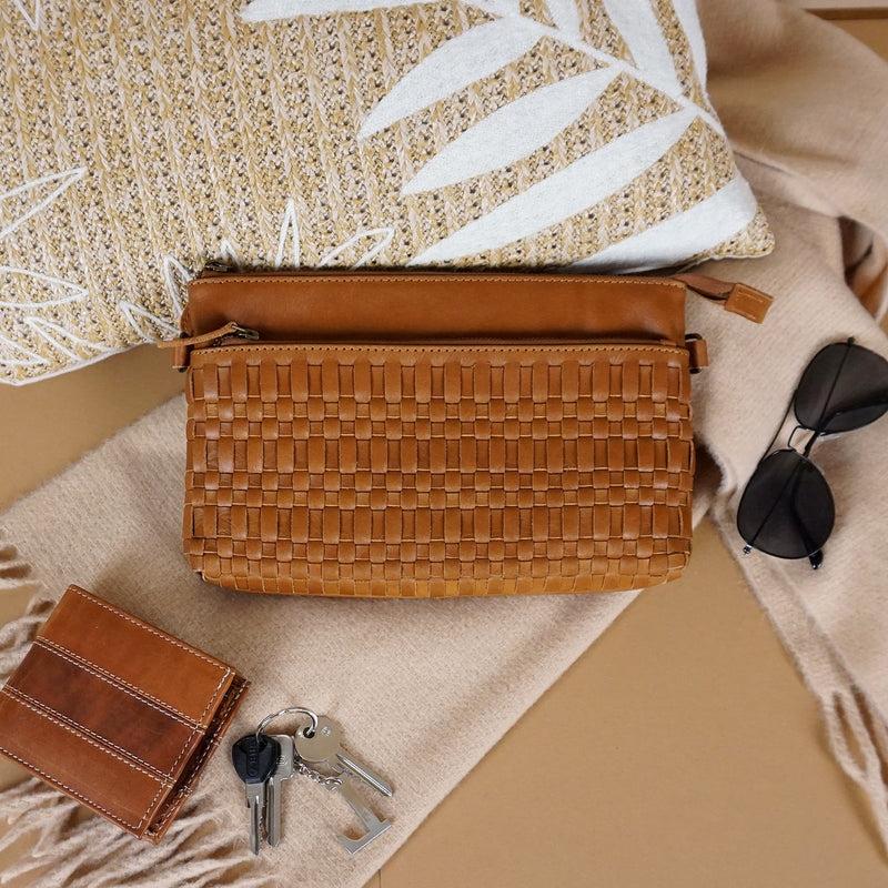 Leconi kleine Umhängetasche Schultertasche Damentasche Clutch Leder cognac LE3081 JETZT KAUFEN