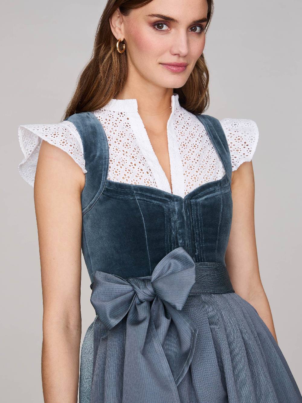 Limberry Blaues Samtdirndl mit Schnursteppung - NELLIE VELVET CLOUD Neueste Stile