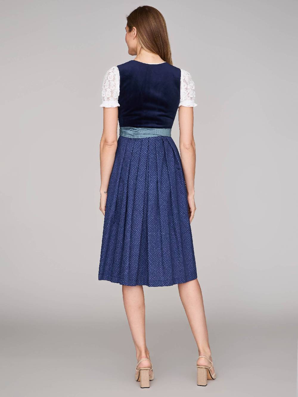 Limberry Dunkelblaues Samt-Dirndl mit Knöpfen - LUCINDA PAGEANT BLUE Nur noch ein Tag übrig