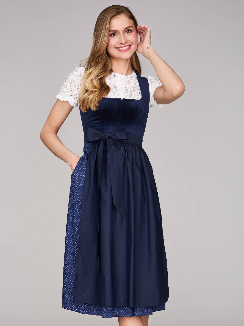 Limberry Dunkelblaues Dirndl mit Samt-Mieder - CLARISSA PAGEANT BLUE Auslauf