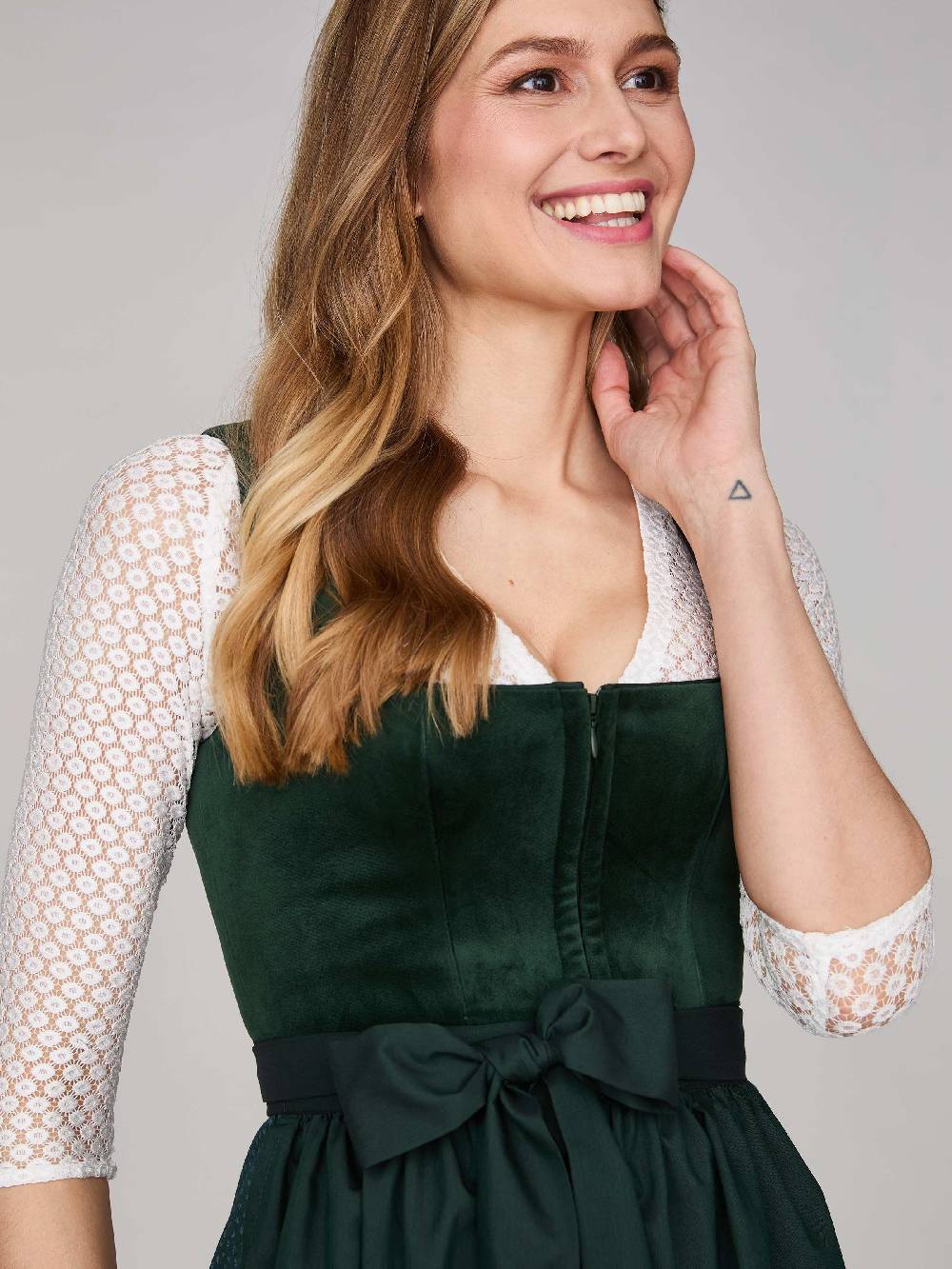 Limberry Dunkelgrünes Dirndl mit Samt-Mieder - CLARISSA PINE GROVE Verkauf