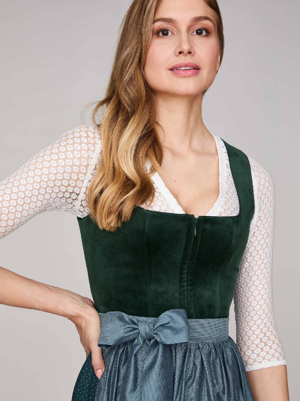 Limberry Dunkelgrünes Dirndl mit Samt-Mieder - CLARISSA PINE GROVE Verkauf