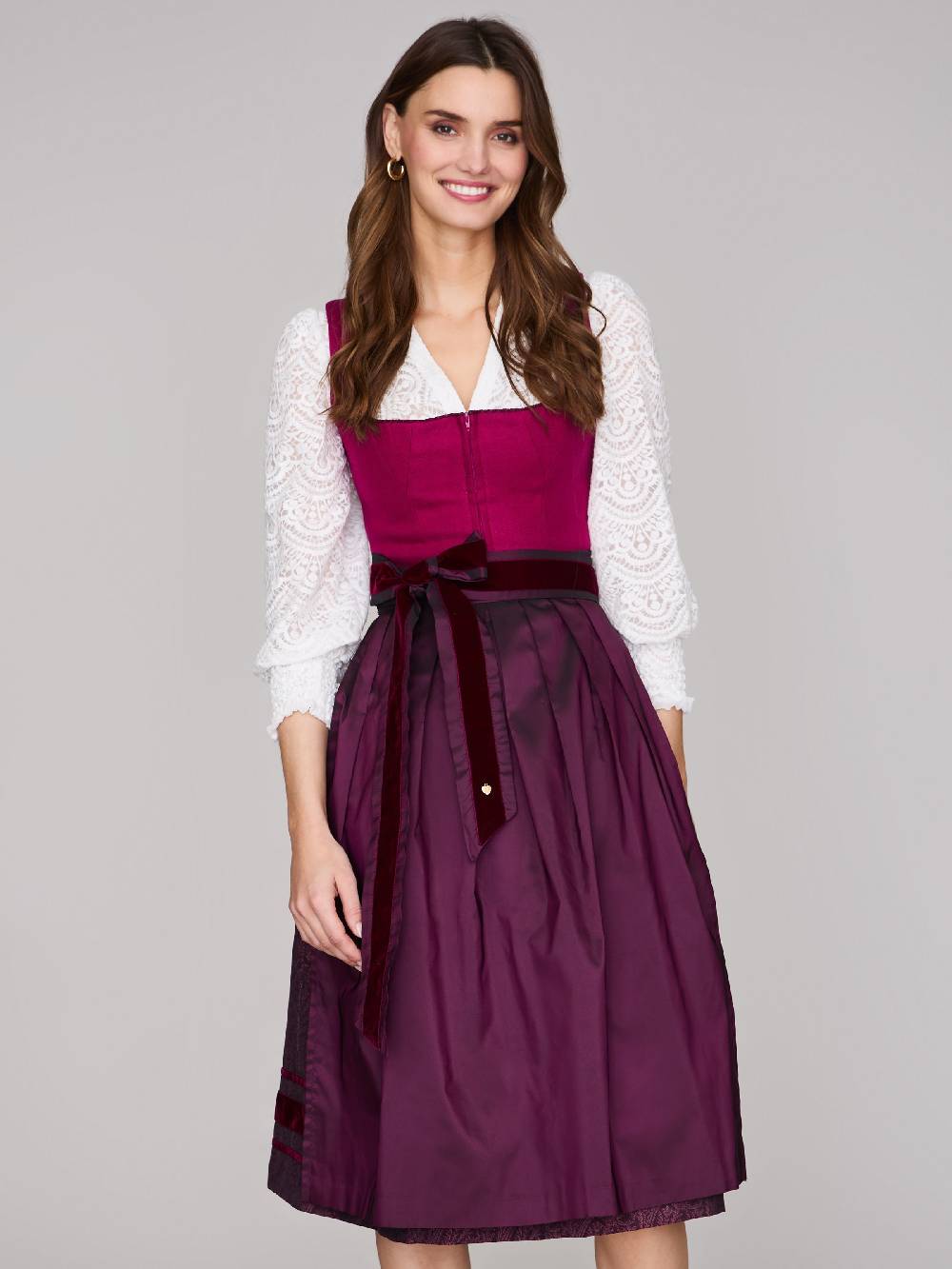 Limberry Weiße Dirndlbluse mit V-Ausschnitt - THERESA Valentinstagsangebot