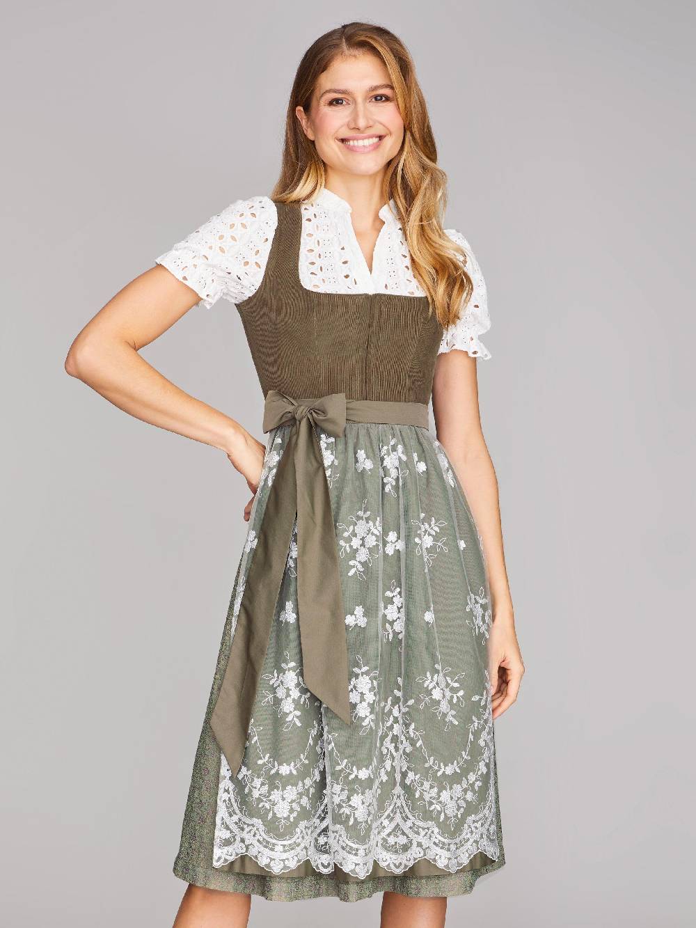 Limberry Dirndl mit Cord-Mieder in Oliv - CAMILLE OLIVE Speichern exportieren