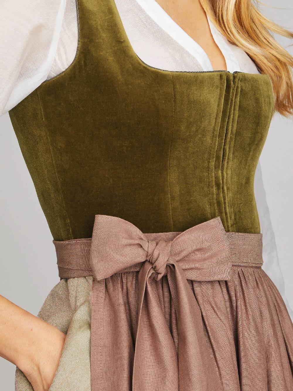 Limberry Olivgrünes Dirndl mit Samt-Mieder - DELILAH OLIVE Günstiger Verkauf