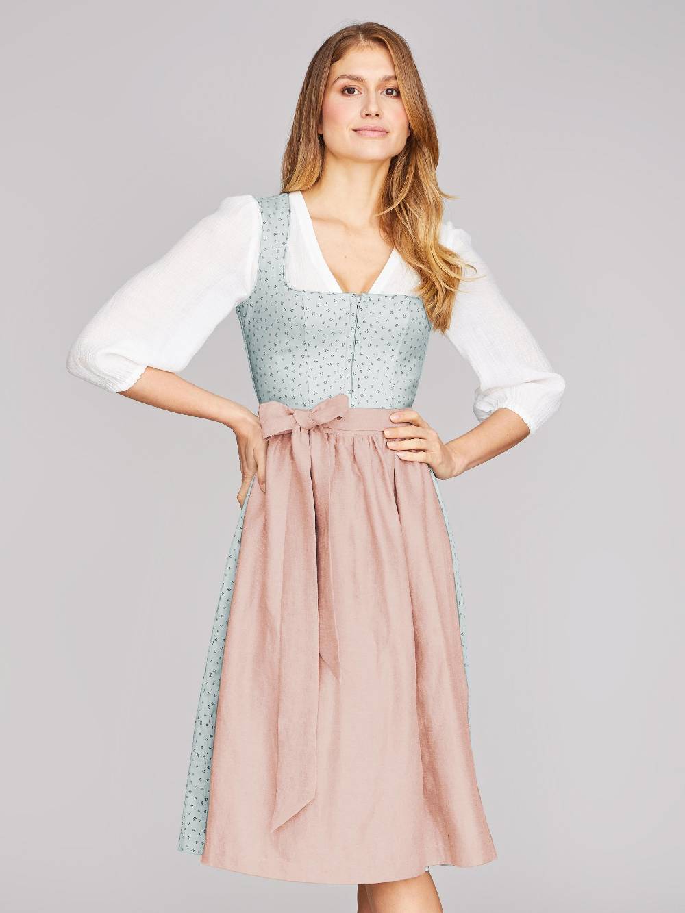 Limberry Hellblaues Waschdirndl mit Streublumen - OPHELIA SAGE GREEN Meist gekauft