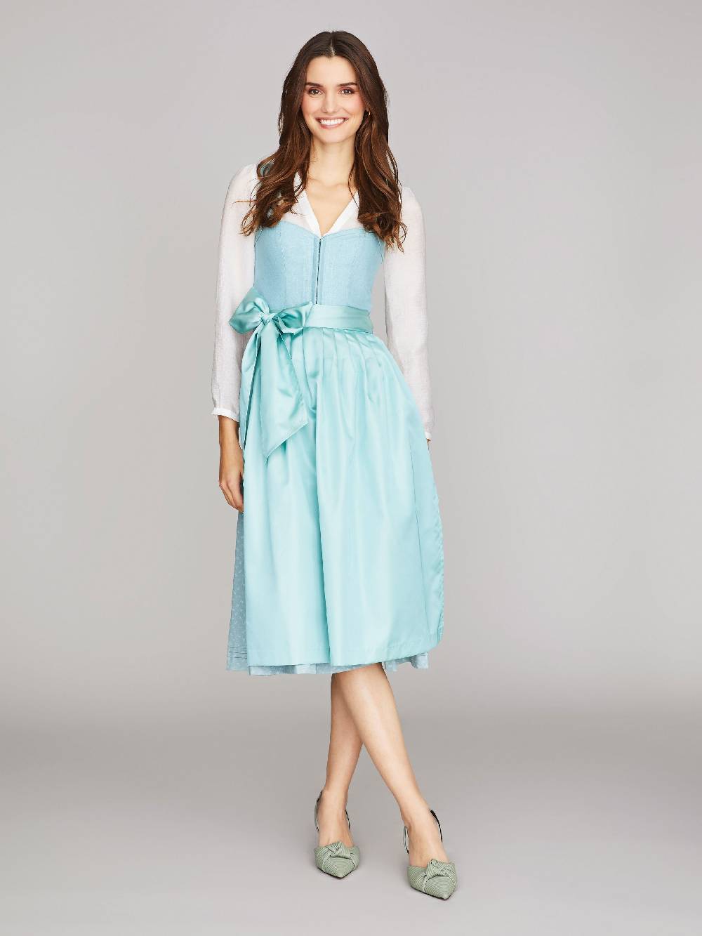 Limberry Hellblaues Dirndl mit Leinen-Mieder - NELLIE GRAPE Fabrik Onlineshop