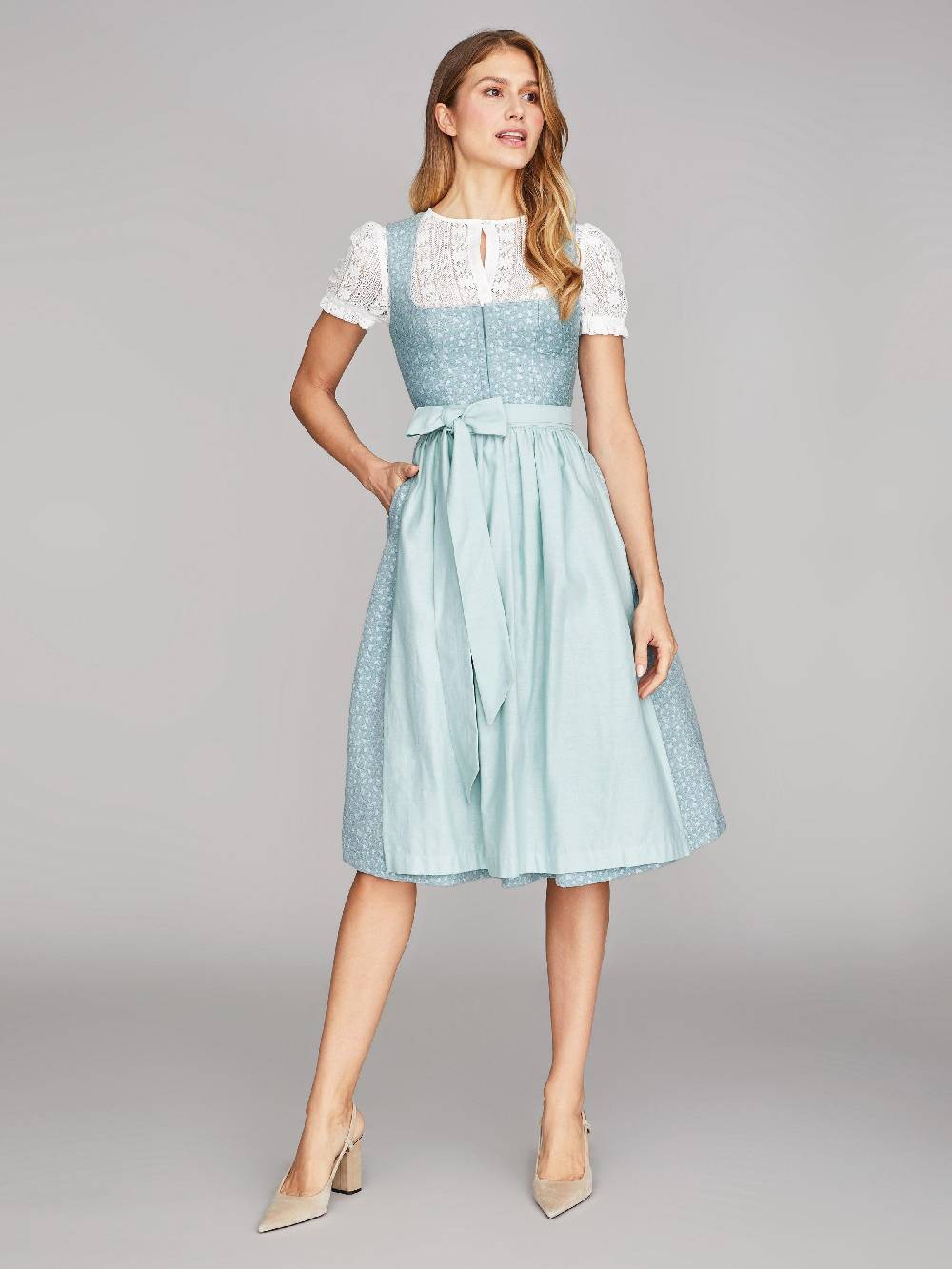 Limberry Hellblaues Dirndl mit Streublumen - LILIA PISTACHIO Valentinstagsangebot