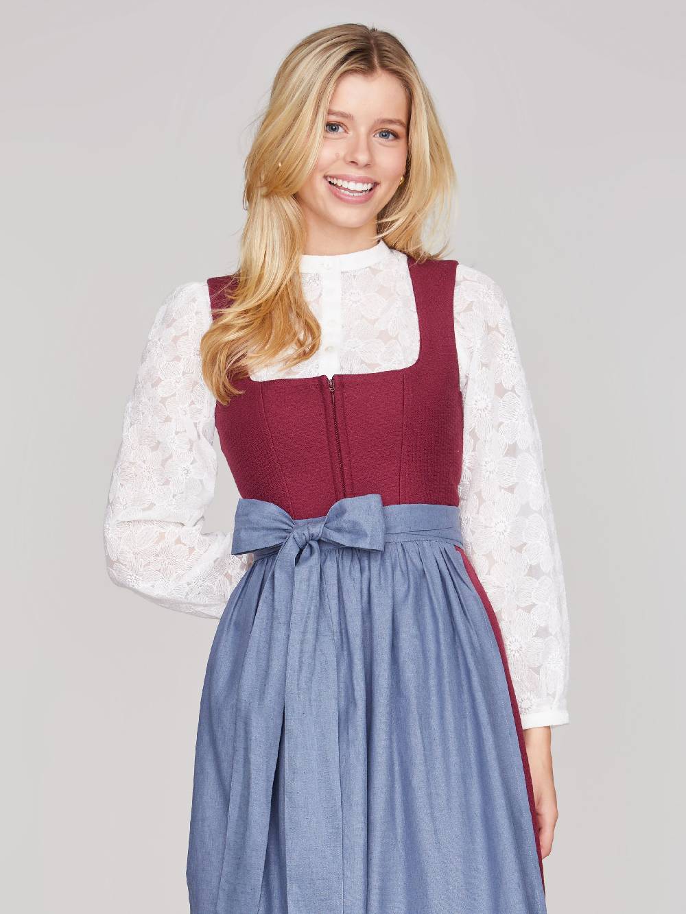Limberry Weiße Dirndlbluse mit Blumenmuster - ALENA Tägliche Deals