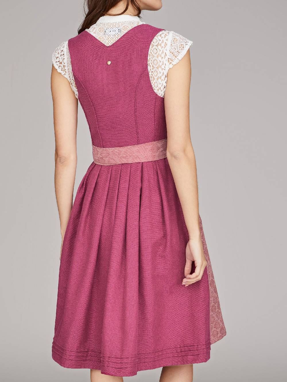 Limberry Beerenfarbenes Dirndl mit goldener Zierschnalle - PALOMA BEERE Begrenztes Angebot