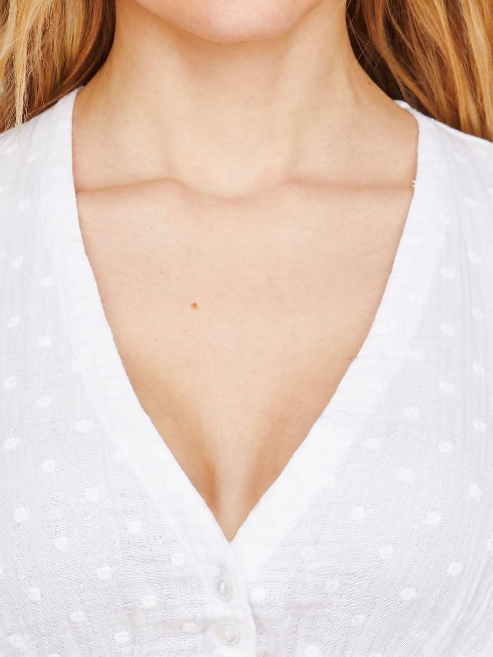 Limberry Weiße Dirndlbluse mit V-Ausschnitt - HAILEY Sonderangebot