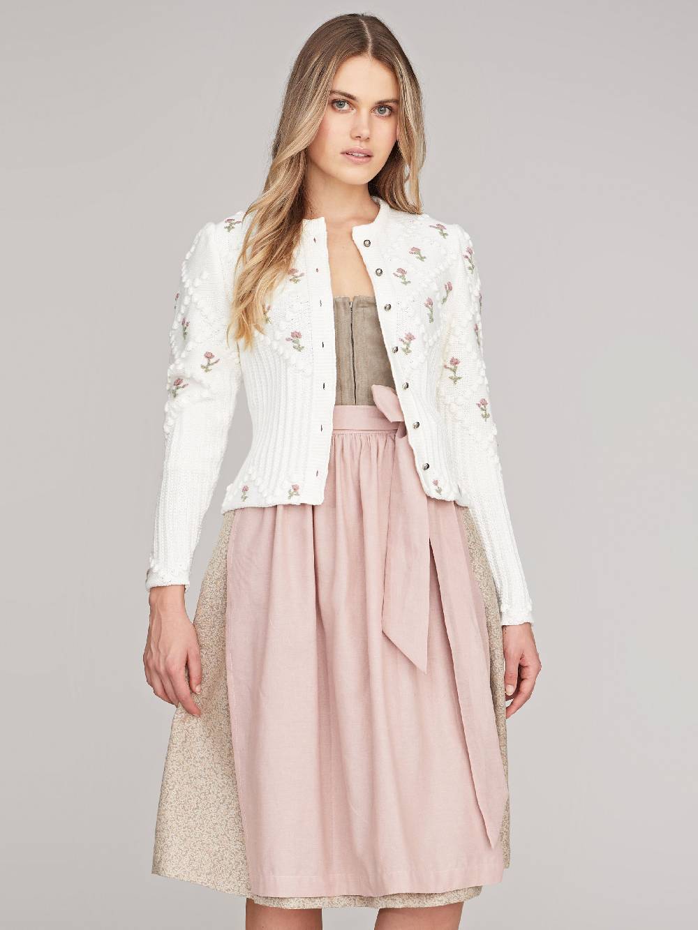 Limberry Cremeweiße Strickjacke mit rosa Blumenstickerei - ROMY Clearance-Verkauf