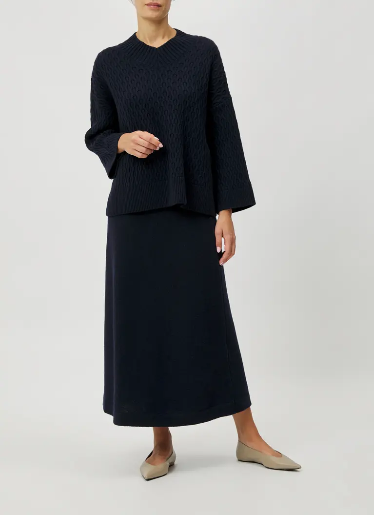 Maerz Muenchen V-Ausschnitt Pullover100% SchurwolleArt. Nr. 347700-399 Kauf eins, bekomm eins gratis