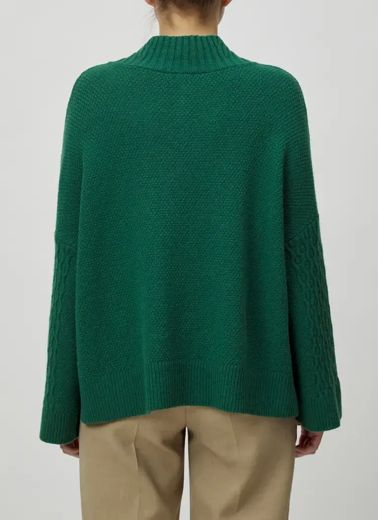 Maerz Muenchen V-Ausschnitt Pullover100% SchurwolleArt. Nr. 347700-285 Sonderangebote