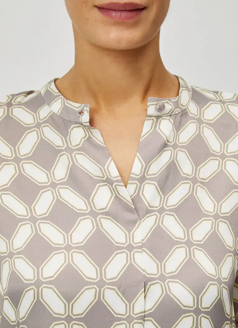 Maerz Muenchen Stehkragen-Bluse100% ViskoseArt. Nr. 153201-528 Vatertagsangebot