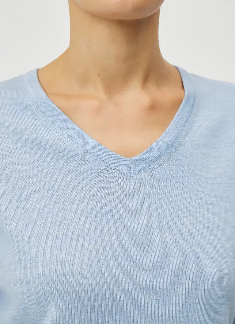 Maerz Muenchen V-Ausschnitt Pullover100% MerinowolleArt. Nr. 300000-318 Kostenloser Versand