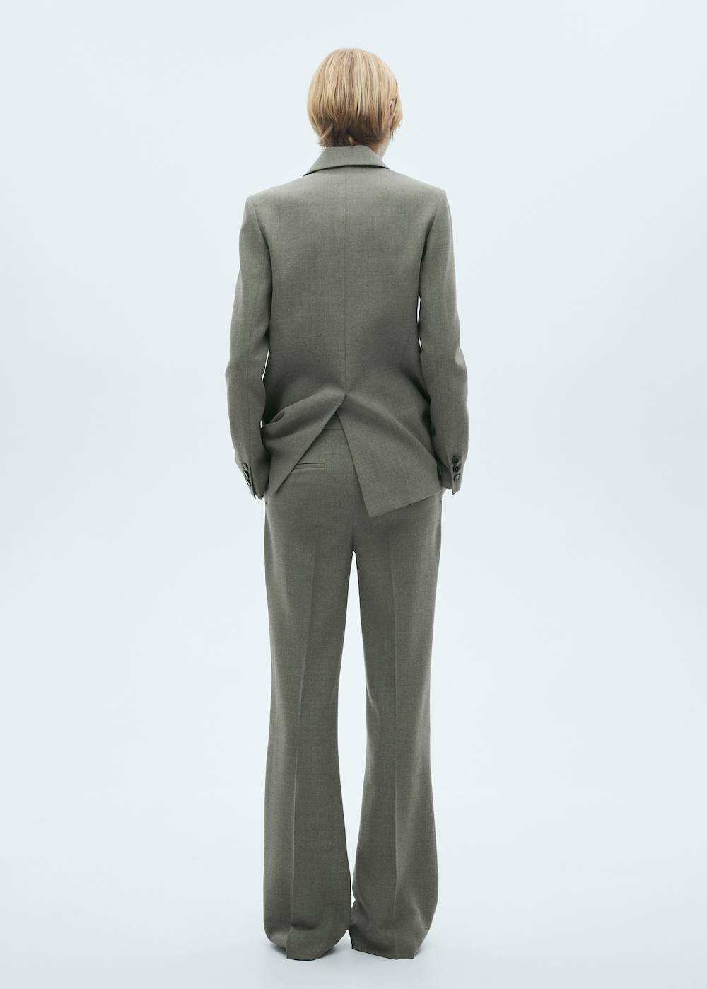 Mango Anzughose im Flared-Stil Kostenloser Versand international