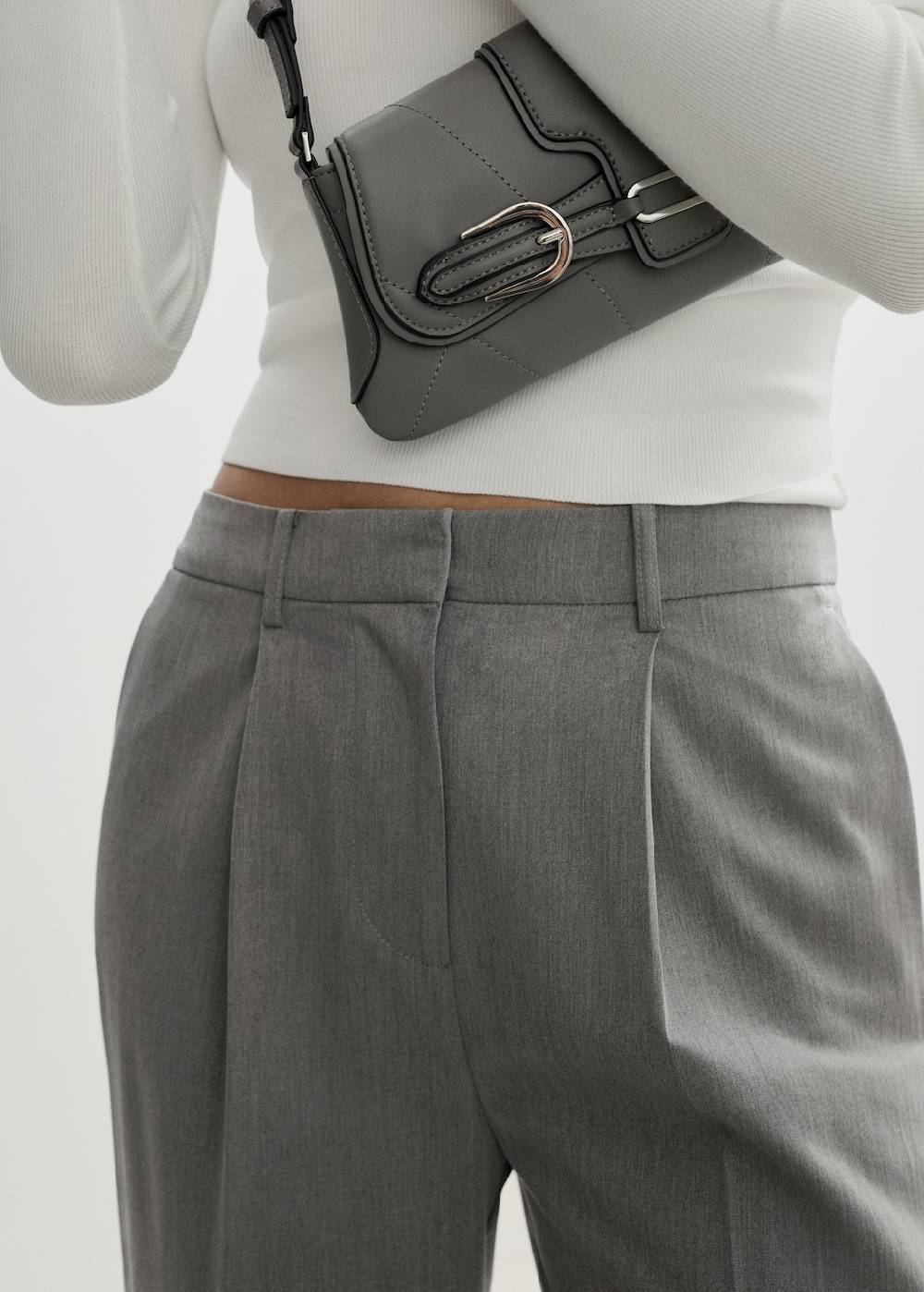 Mango Gerade Bundfaltenhose Großer Ausverkauf