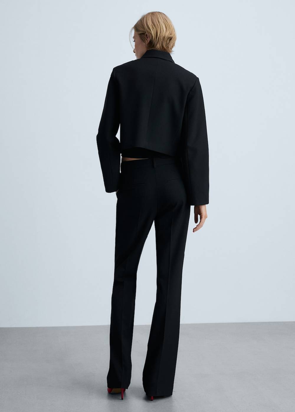 Mango Ausgestellte Hose mit hohem Bund Osterangebot