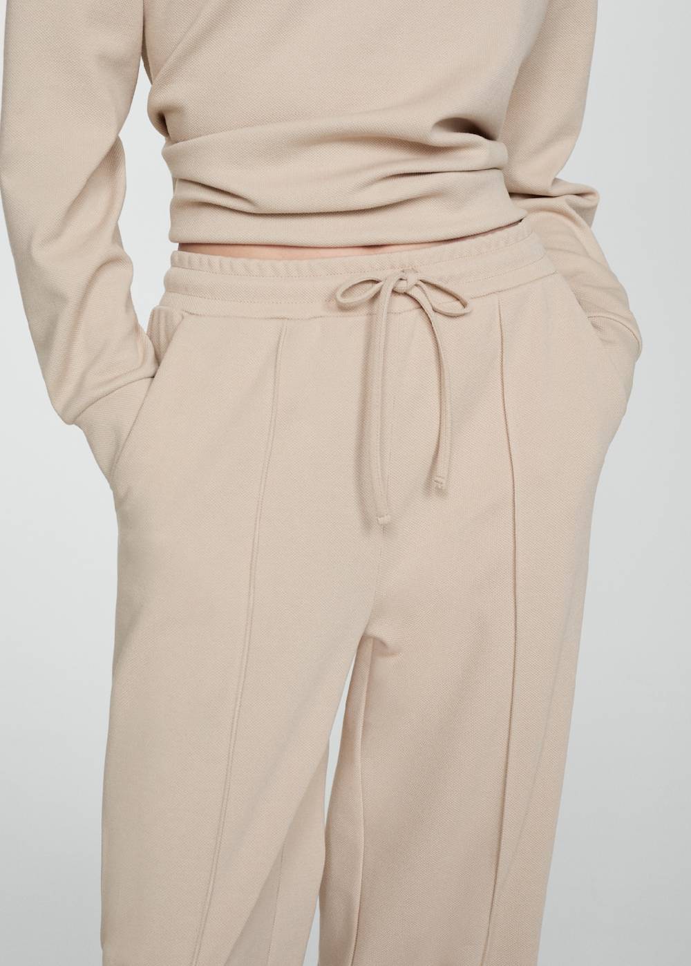 Mango Gerade Hose mit Nähten Fabrikladen