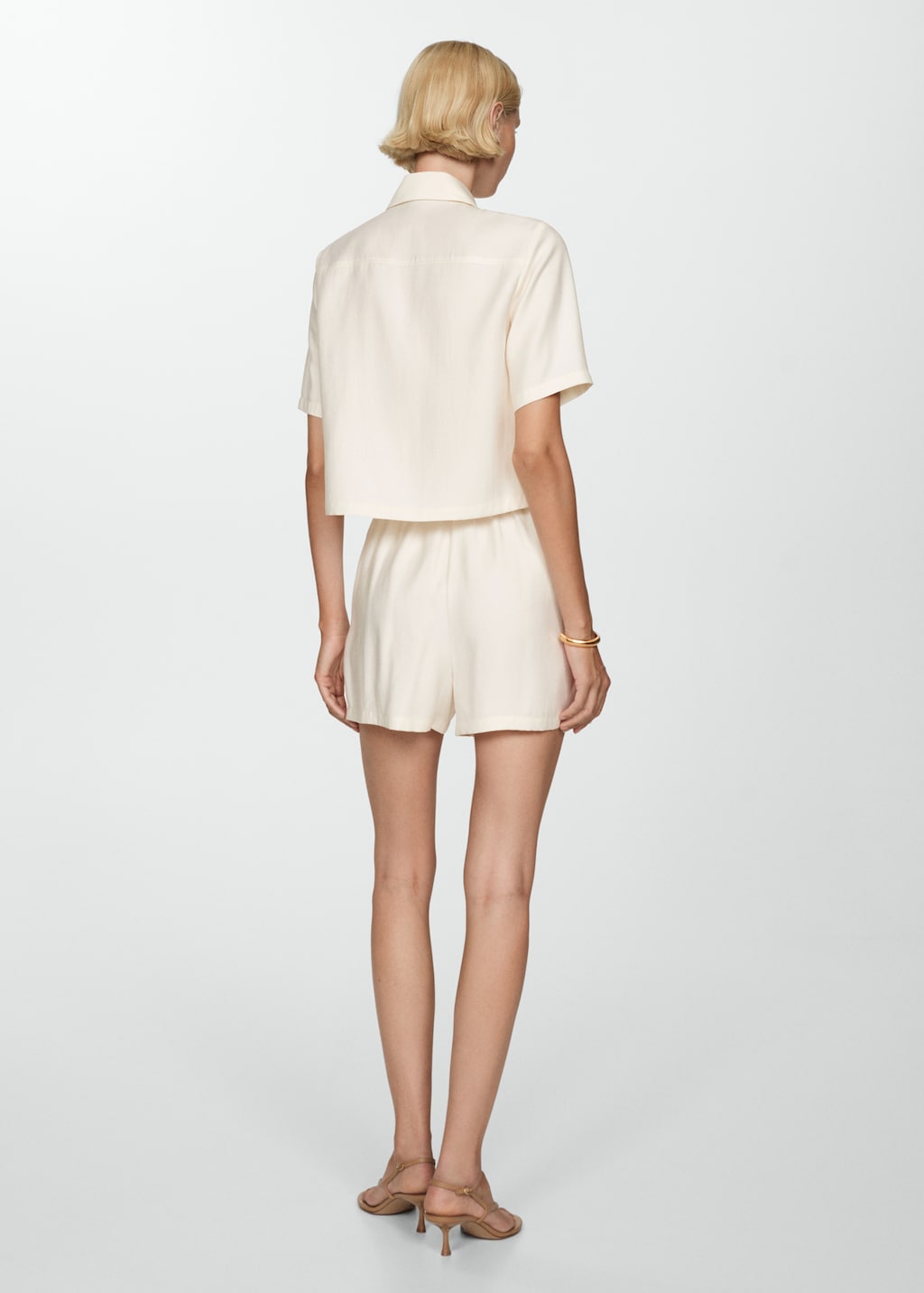 Mango Shorts mit Schmuckknopf Im Verkauf