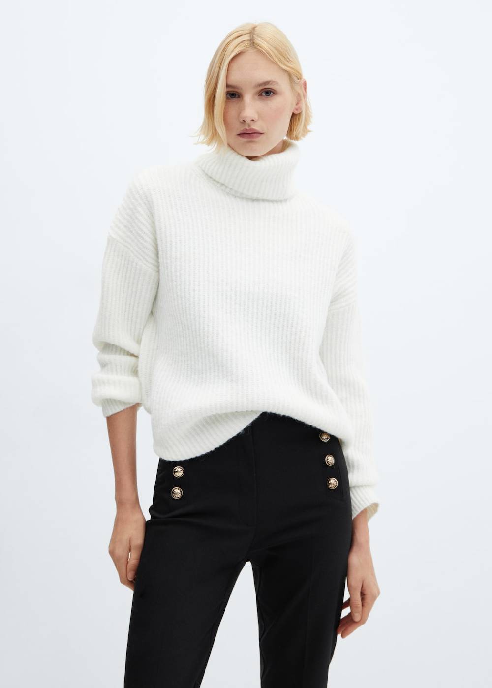 Mango Crop-Hose mit Knöpfen Neueste Mode