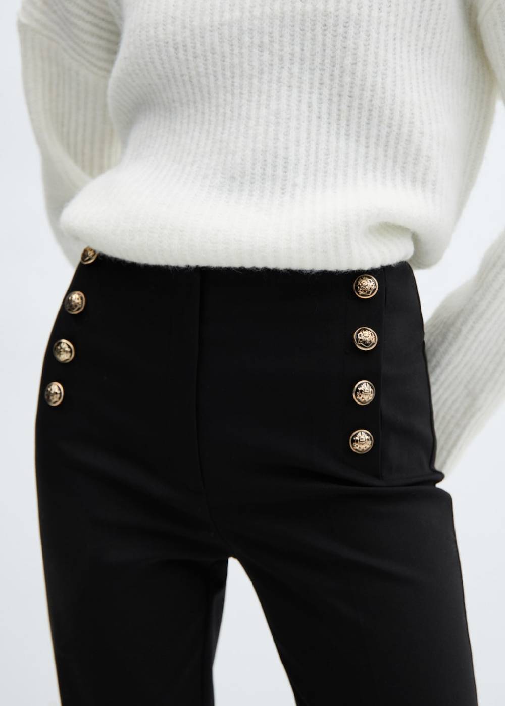Mango Crop-Hose mit Knöpfen Neueste Mode