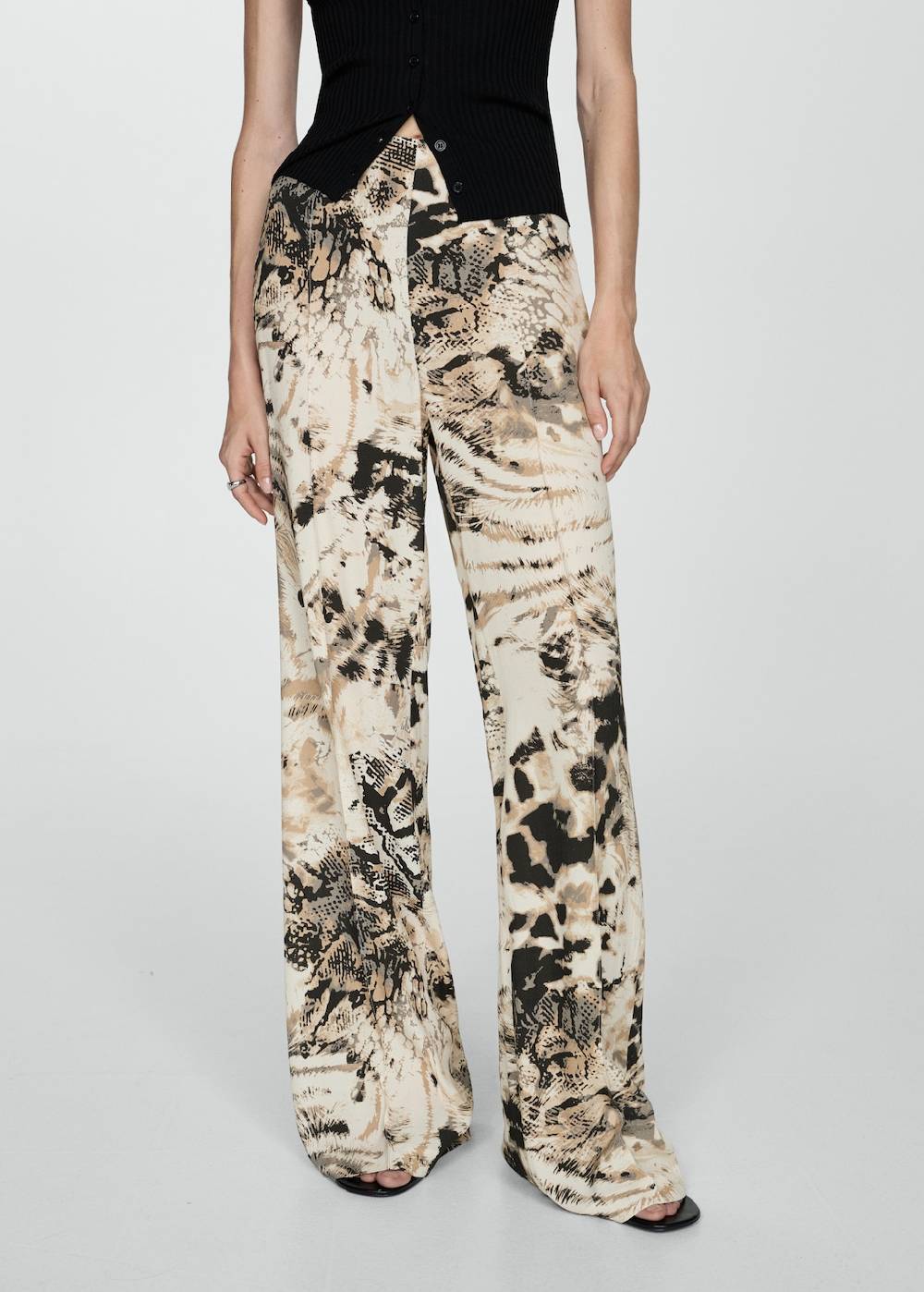 Mango Fließende Hose mit Animal-Print
