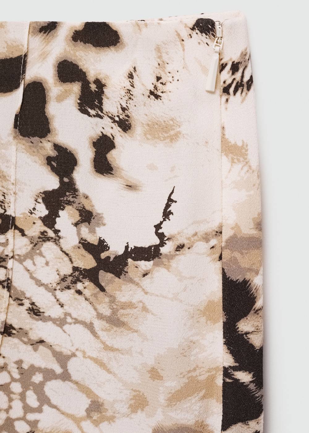 Mango Fließende Hose mit Animal-Print Blitzangebot