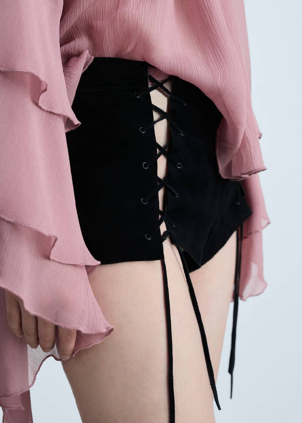 Mango Shorts mit Schlitz und Schleifen Tägliche Deals