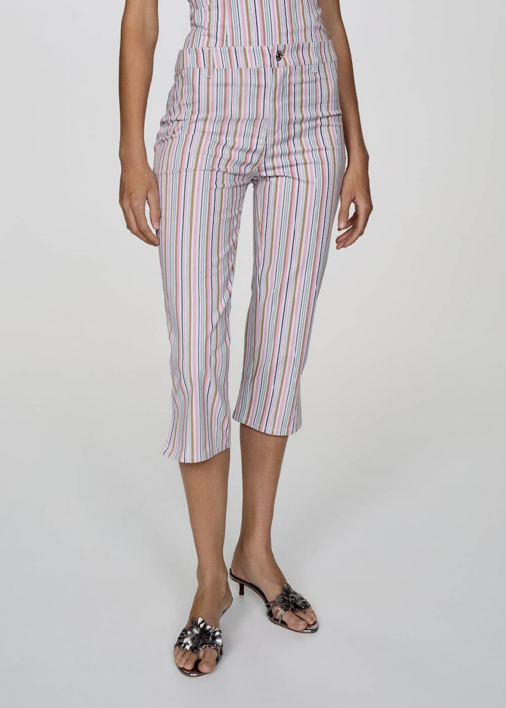 Mango Gestreifte Capri-Jeans Räumungsverkauf