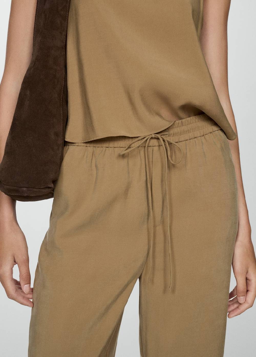 Mango Gerade Hose aus Modal Große Rabatte