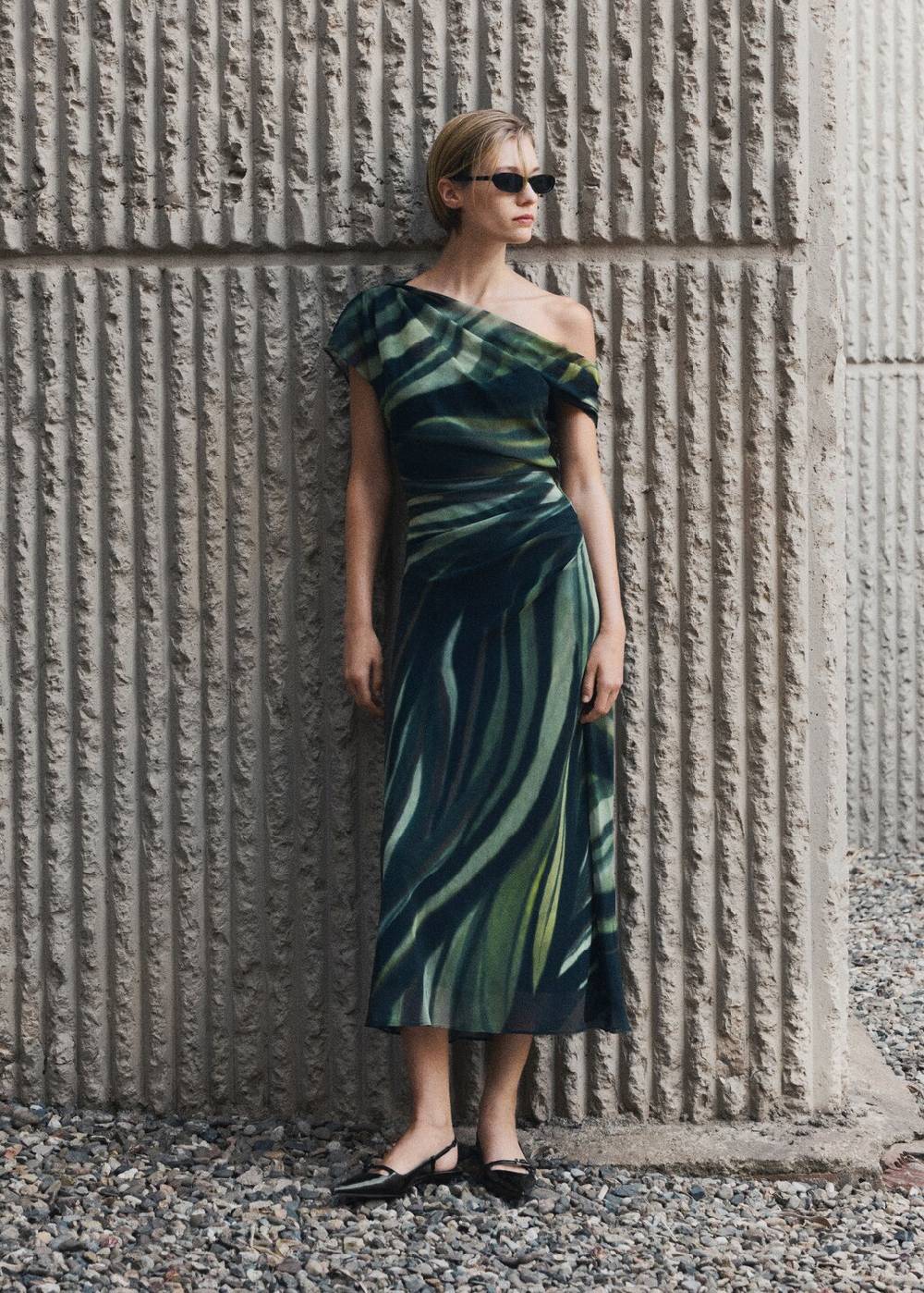 Mango Gemustertes Kleid mit drapierten Details Super Rabatt