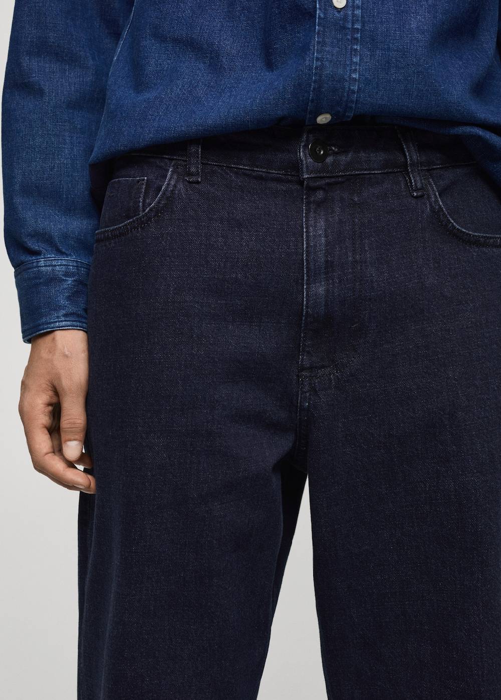 Mango Relaxed Fit-Jeans mit dunkler Waschung Saisonschlussverkauf