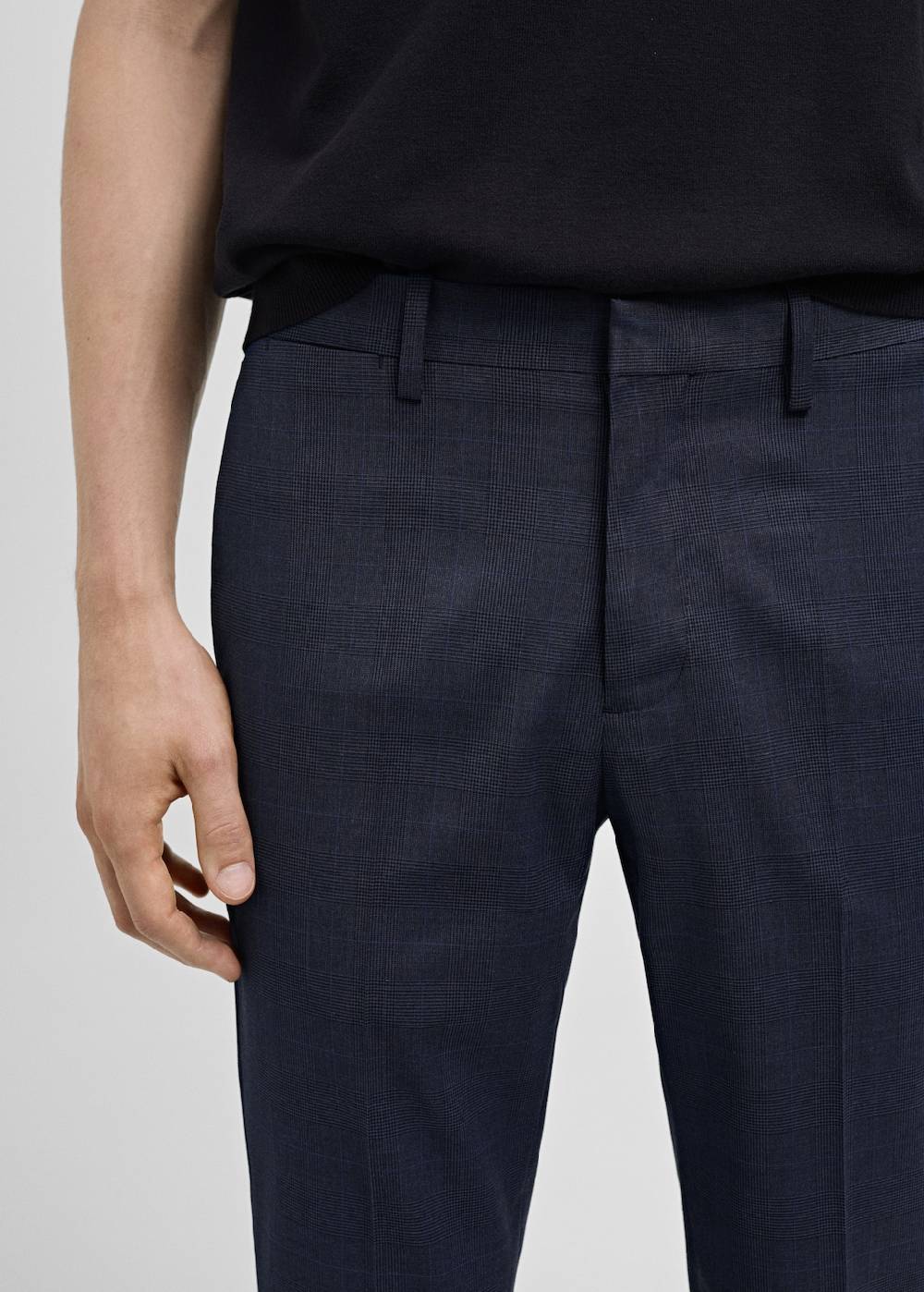 Mango Super Slim Fit-Anzughose aus Stretchstoff 50% Rabatt für begrenzte Zeit