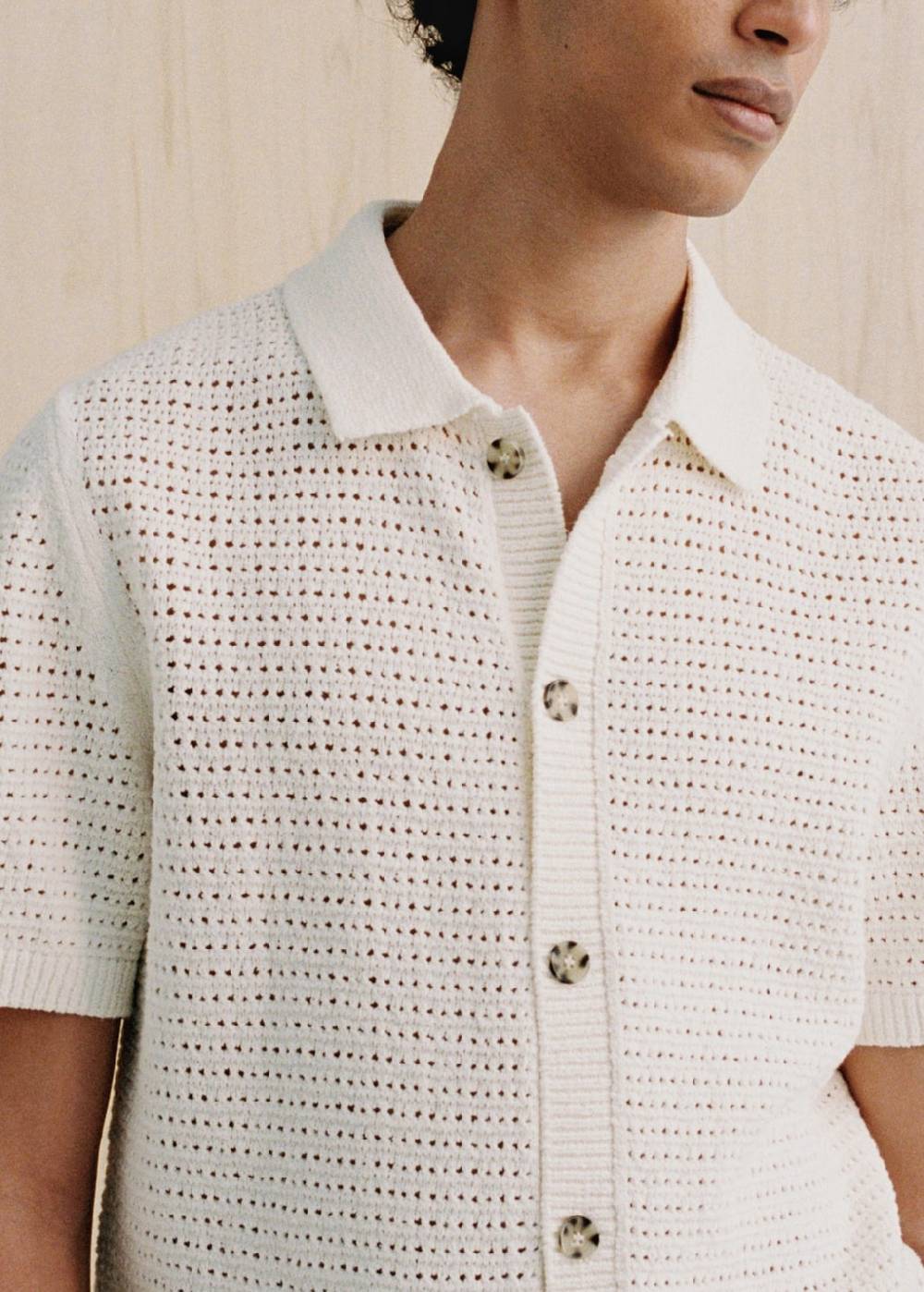 Mango Geknöpftes Strick-Poloshirt mit Lochmuster Blitzangebot
