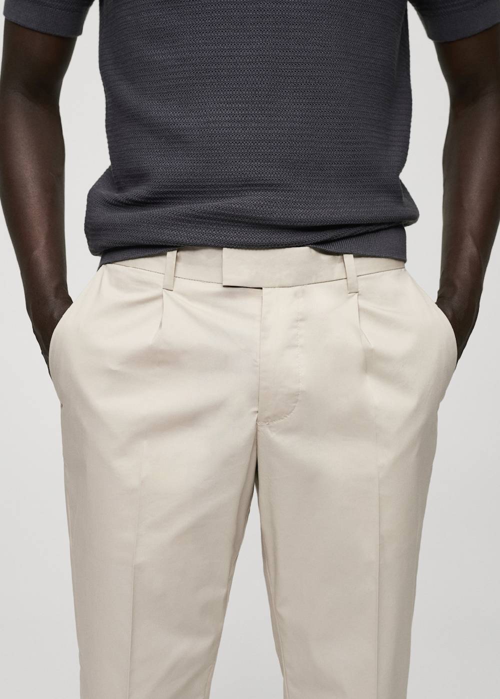 Mango Slim Fit-Bundfaltenhose aus Baumwolle Begrenzt auf 3 Tage