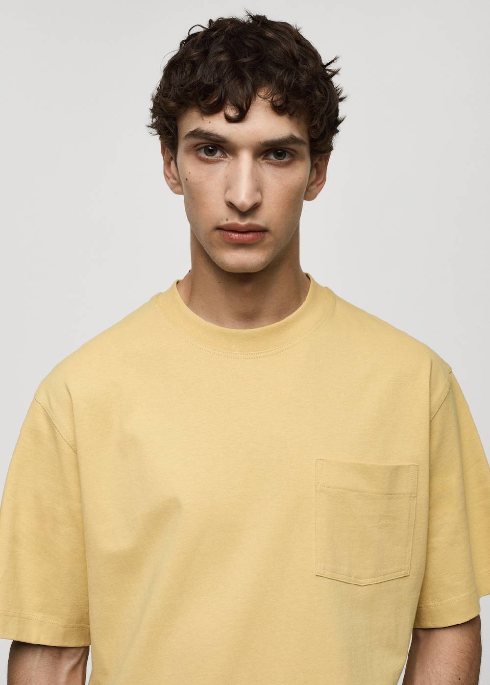 Mango T-Shirt aus 100 % Baumwolle mit Tasche Osterangebot