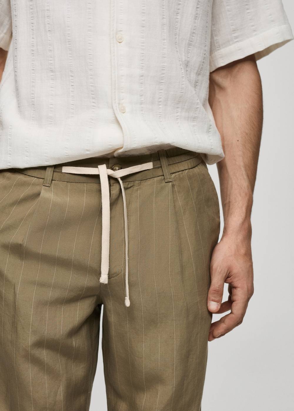 Mango Gestreifte Hose aus Leinengemisch mit Kordelzug Top Angebot